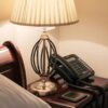 Lampa stołowa AEGEAN AG-TL-AGED-BRASS oprawa w kolorze postarzanego mosiądzu z abażurem w kolorze kości słoniowej - Elstead Lighting - obrazek 2