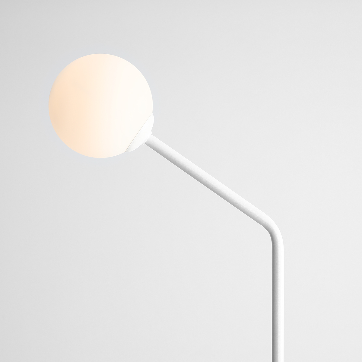 PURE FLOOR WHITE 1064A Minimalistyczna lampa podłogowa - ALDEX - obrazek 2