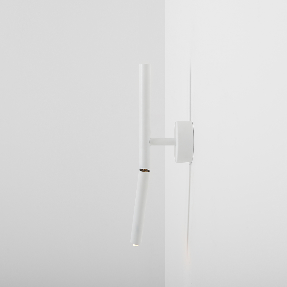 STICK WALL ALL WHITE 1084C Nowoczesna lampa ścienna - ALDEX