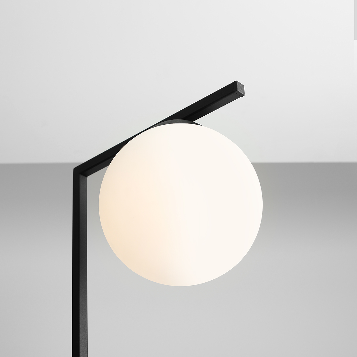 ZAC FLOOR BLACK 1038A1_1 Minimalistyczna lampa podłogowa - ALDEX - obrazek 2