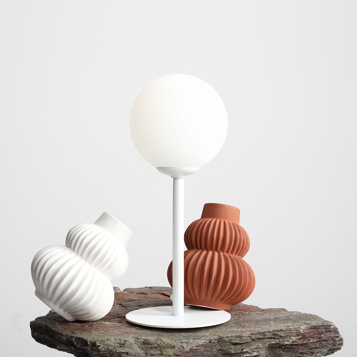 PINNE TABLE WHITE 1080B Minimalistyczna lampka biurkowa - ALDEX - obrazek 4