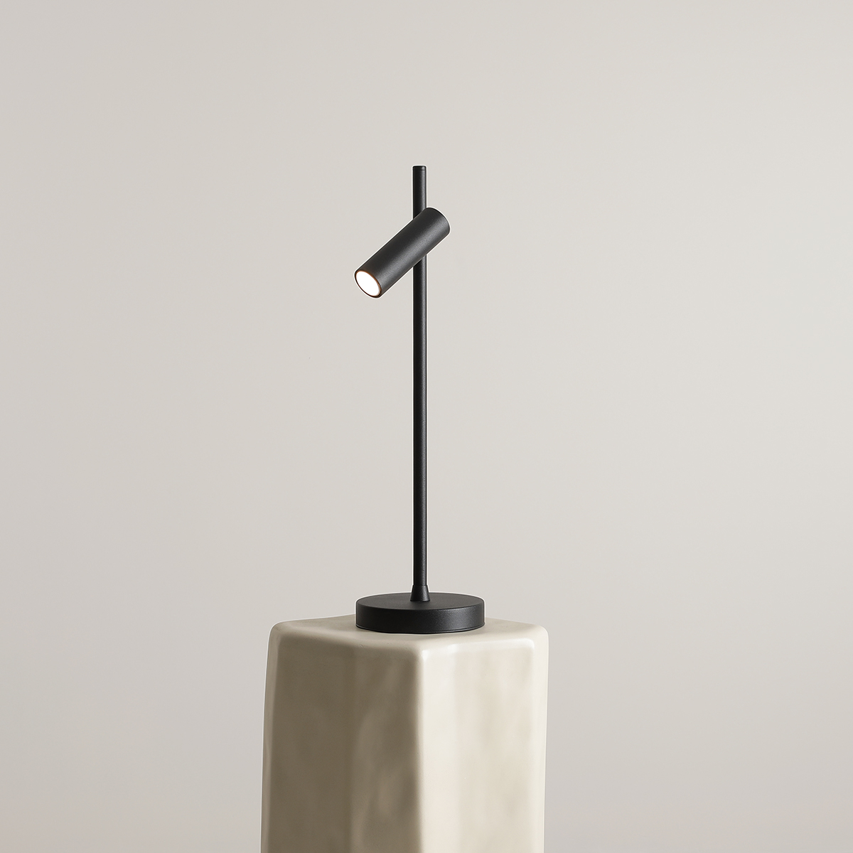 TREVO TABLE ALL BLACK 1104B1 Nowoczesna lampka biurkowa - ALDEX - obrazek 3