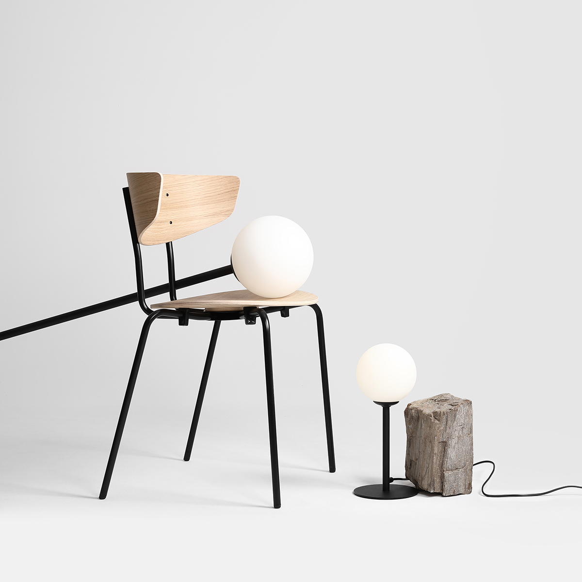 PINNE TABLE BLACK 1080B1 Minimalistyczna lampka biurkowa - ALDEX - obrazek 4