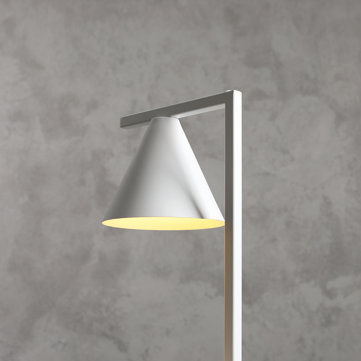 FORM TABLE WHITE 1108B Unikatowa lampka stołowa - ALDEX - obrazek 2