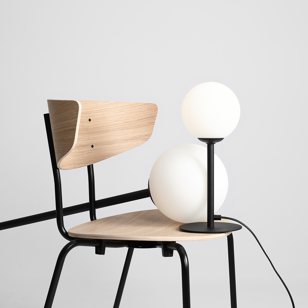 PINNE TABLE BLACK 1080B1 Minimalistyczna lampka biurkowa - ALDEX - obrazek 3