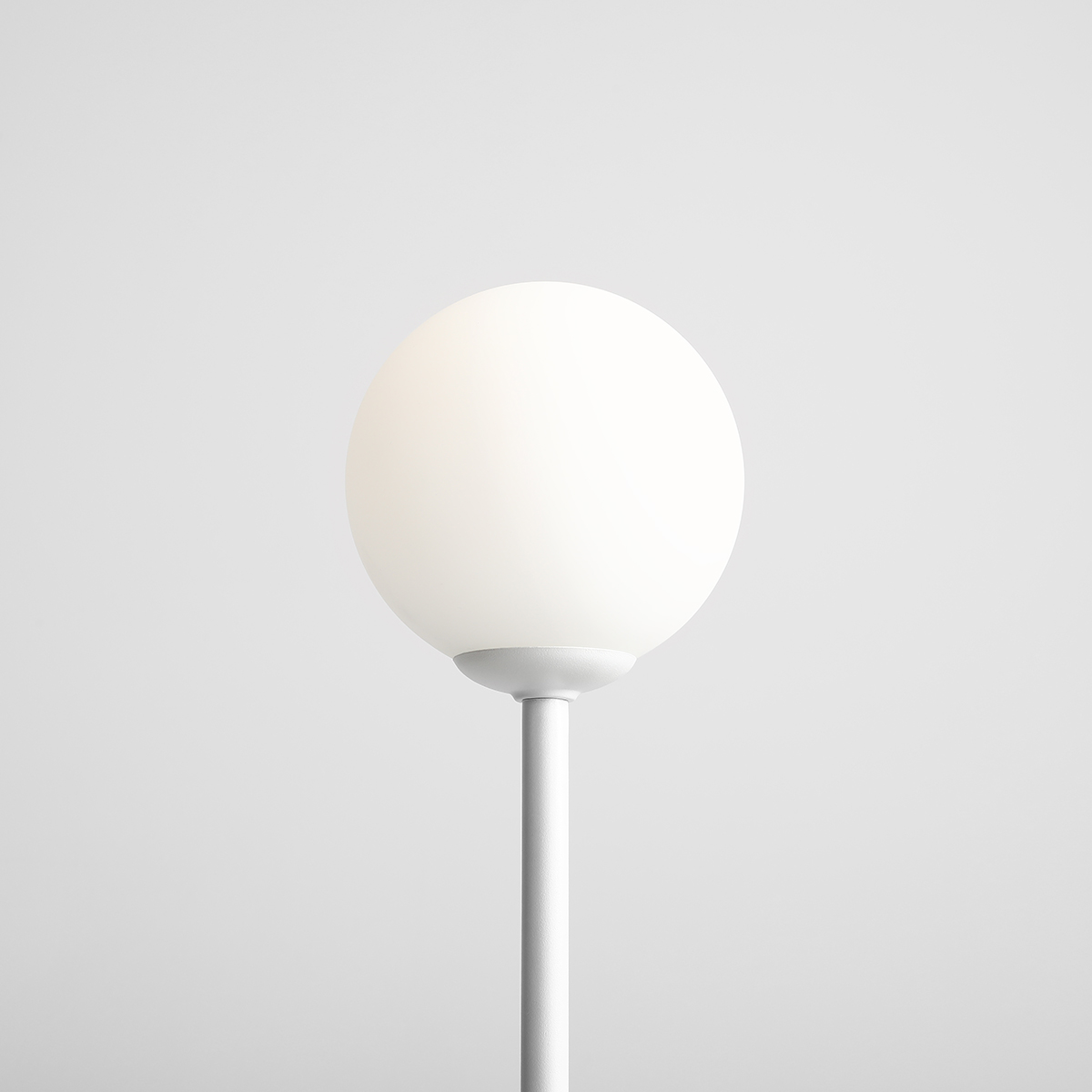 PINNE TABLE WHITE 1080B Minimalistyczna lampka biurkowa - ALDEX - obrazek 2