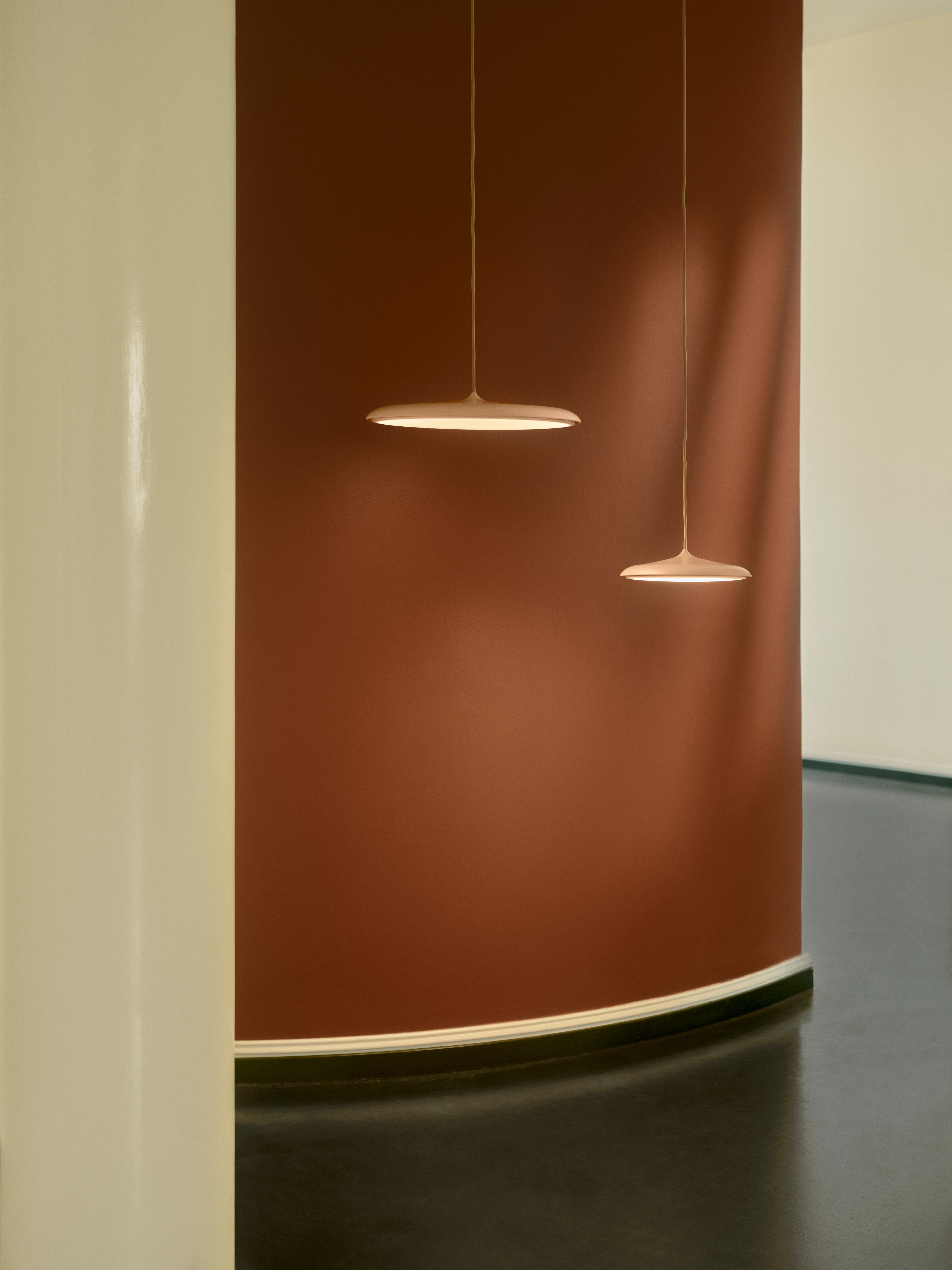 Lampa wisząca stylowa LED 14W Artist różowa NO2420203057 - Design for The People - obrazek 4