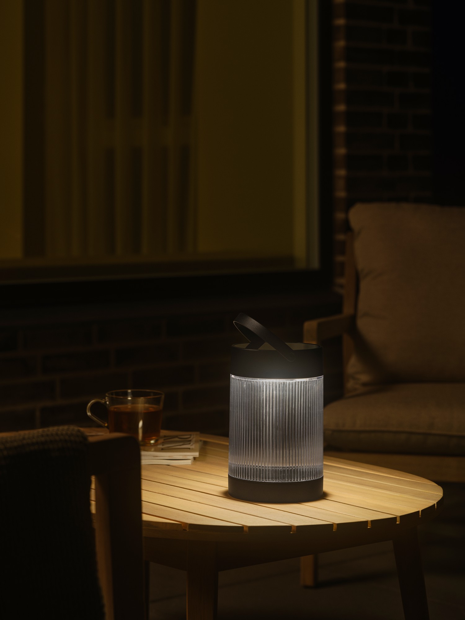 Lampa przenośna zewnętrzna LED z ryflowanym kloszem IP44 LED 3,2 Coupar NO2518215003 - Nordlux - obrazek 2