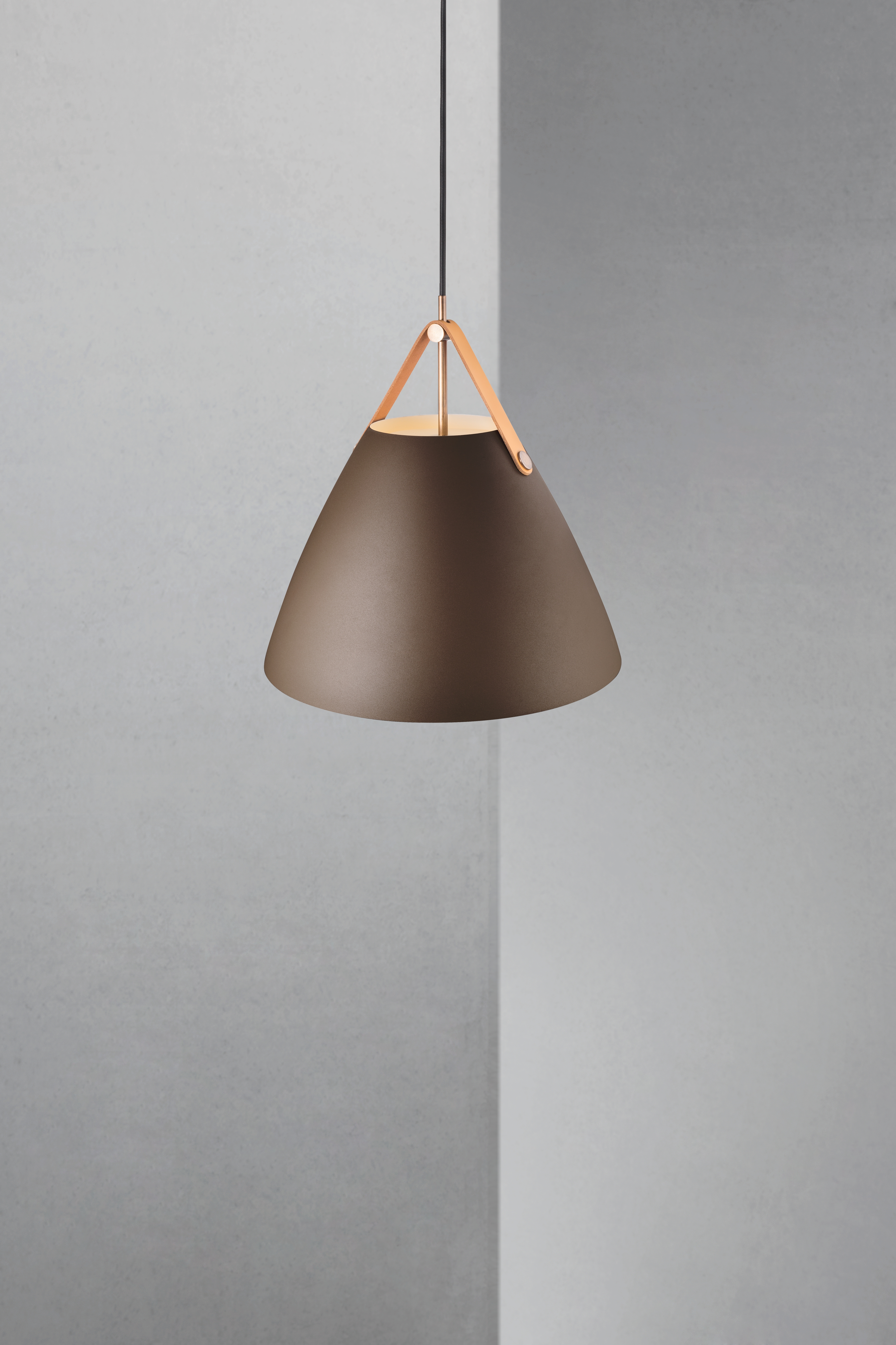 Lampa skandynawska wisząca STRAP 36 NO84343009 – Design For The People - obrazek 3