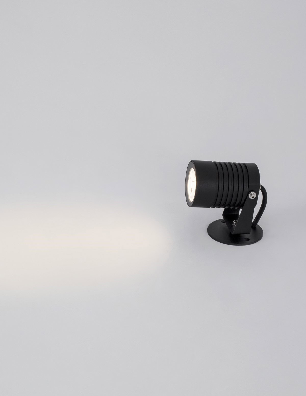 Zewnętrzna lampa stojąca CUMANAYAGUA LE71560 - Luces Exclusivas - obrazek 2