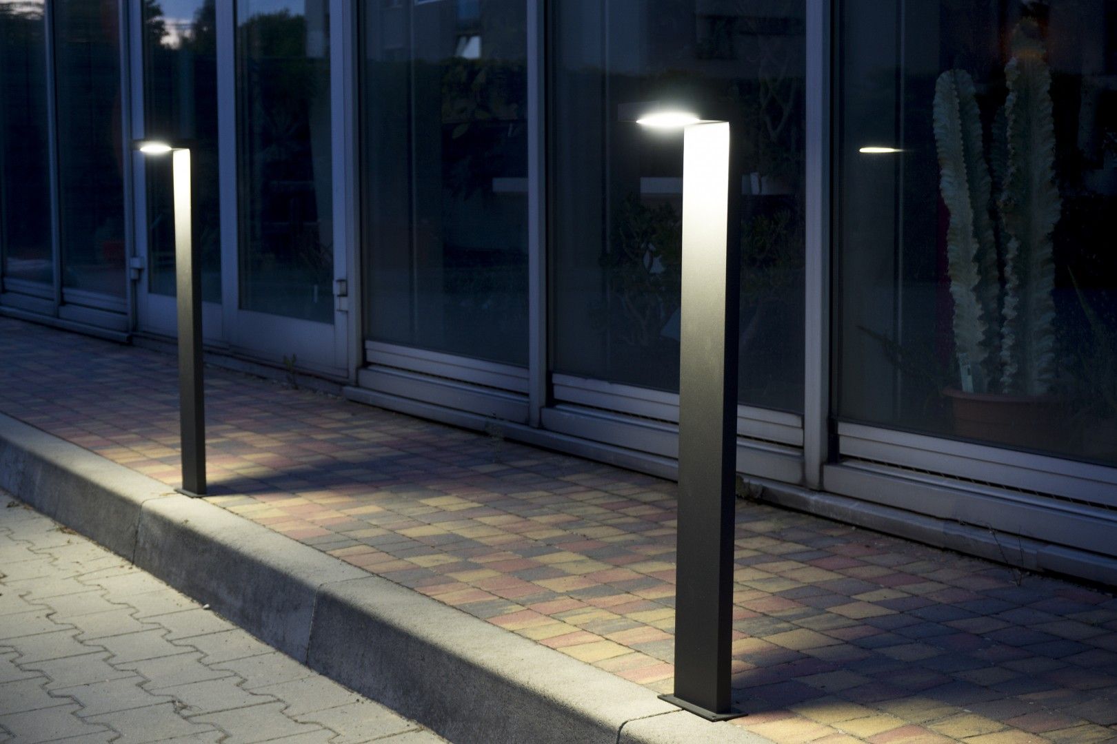 Lampa stojąca zewnętrzna KARO KR-580 – SU-MA - obrazek 4