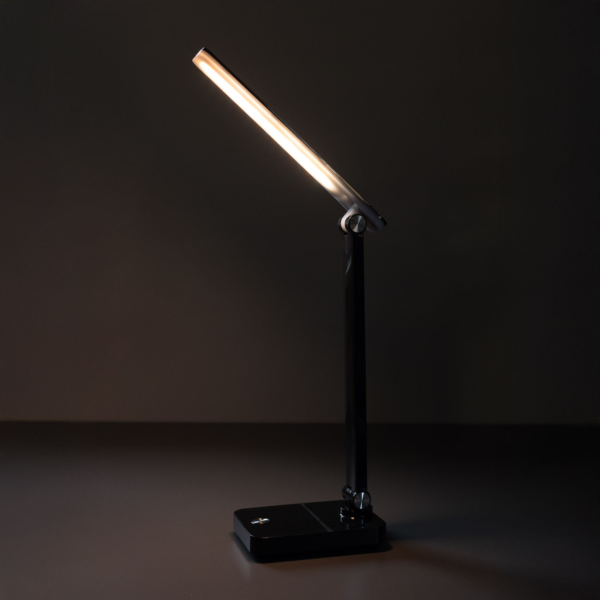 Lampa biurkowa USB z zmienną barwą światła 1949-BK - Zuma Line - obrazek 3
