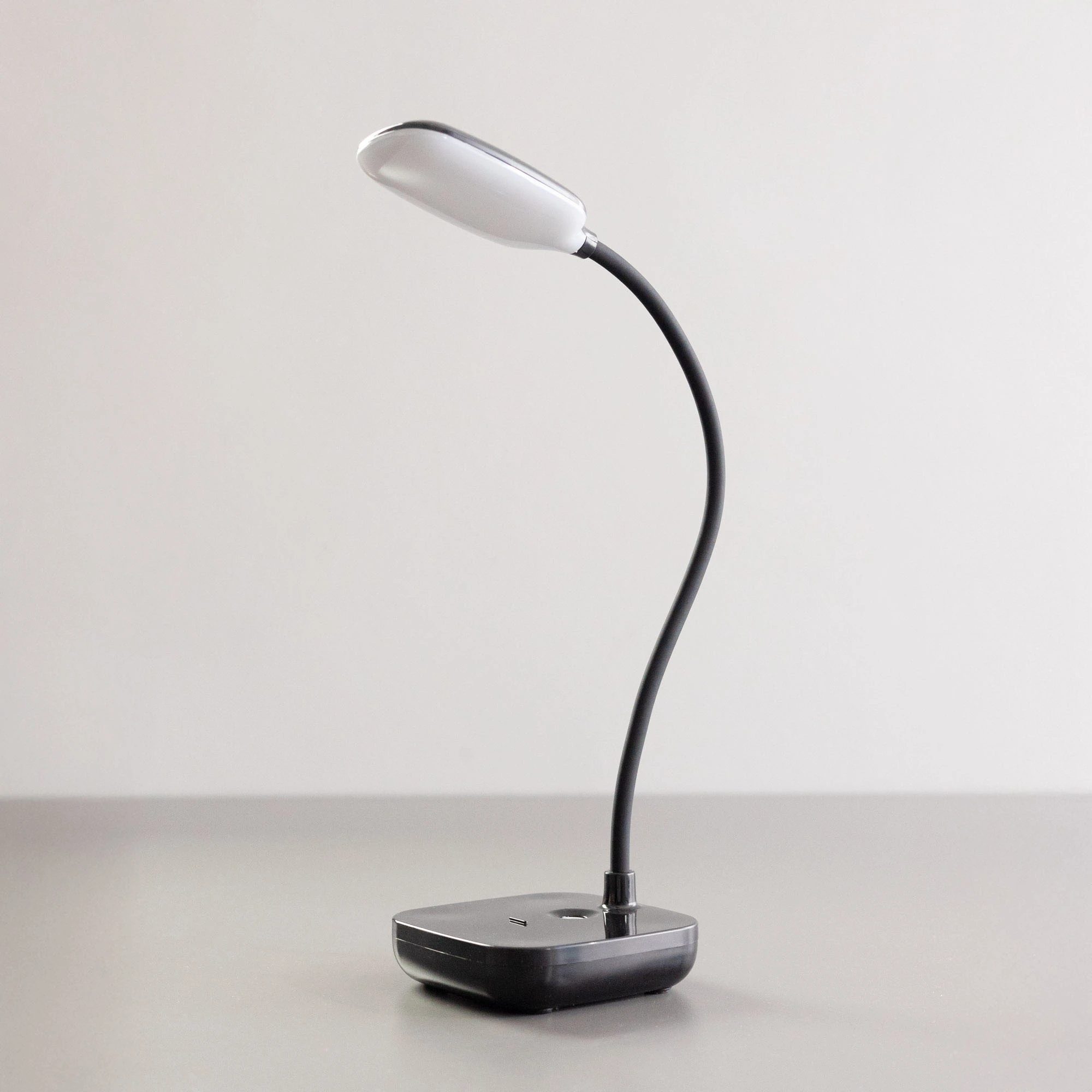 Lampa biurkowa czarna 1961-BK - Zuma Line