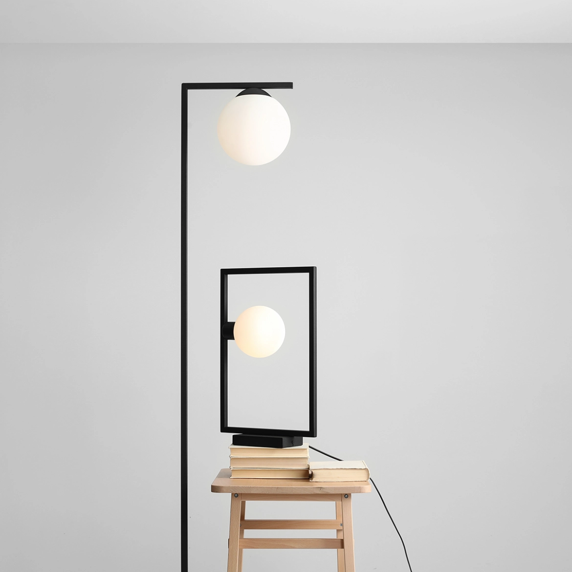 LAMPA STOJĄCA ZAC BLACK (klosz na dół) 1038A1/1 ALDEX