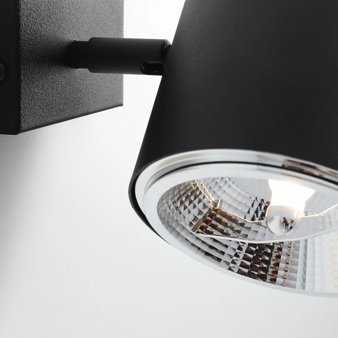 KINKIET 1-PŁ BOT BLACK 1047C ALDEX