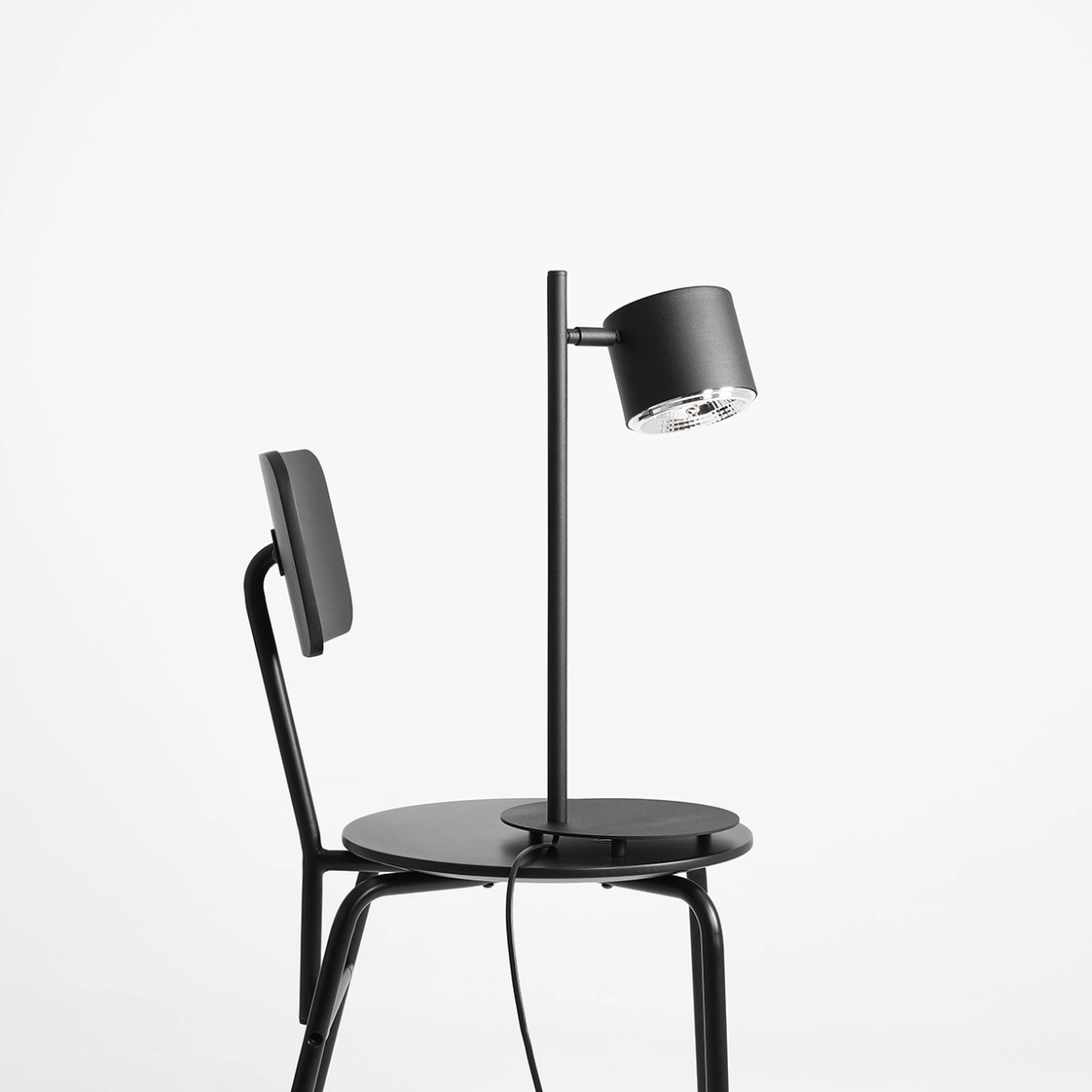 Lampka Biurkowa Bot Czarny 1047B Aldex