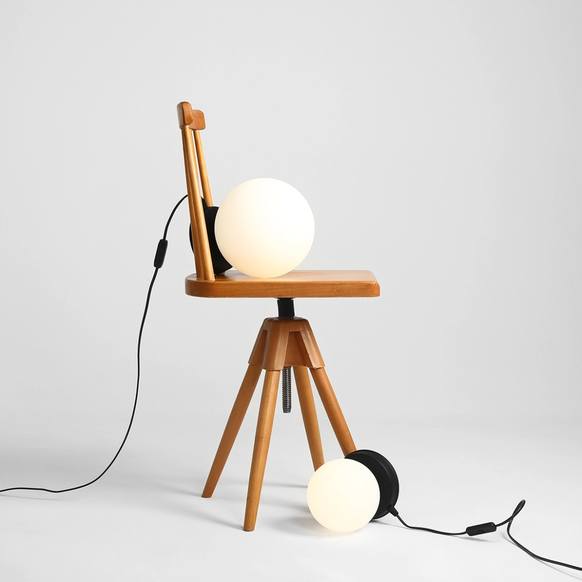 Lampa stołowa BALL black M 1076B1_M ALDEX