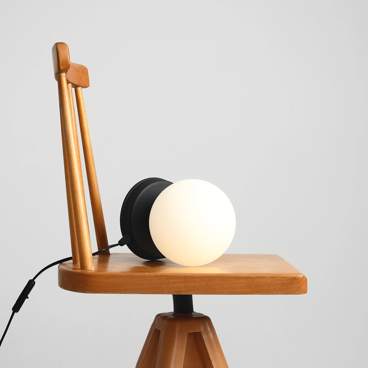 Lampa stołowa BALL black S 1076B1_S ALDEX