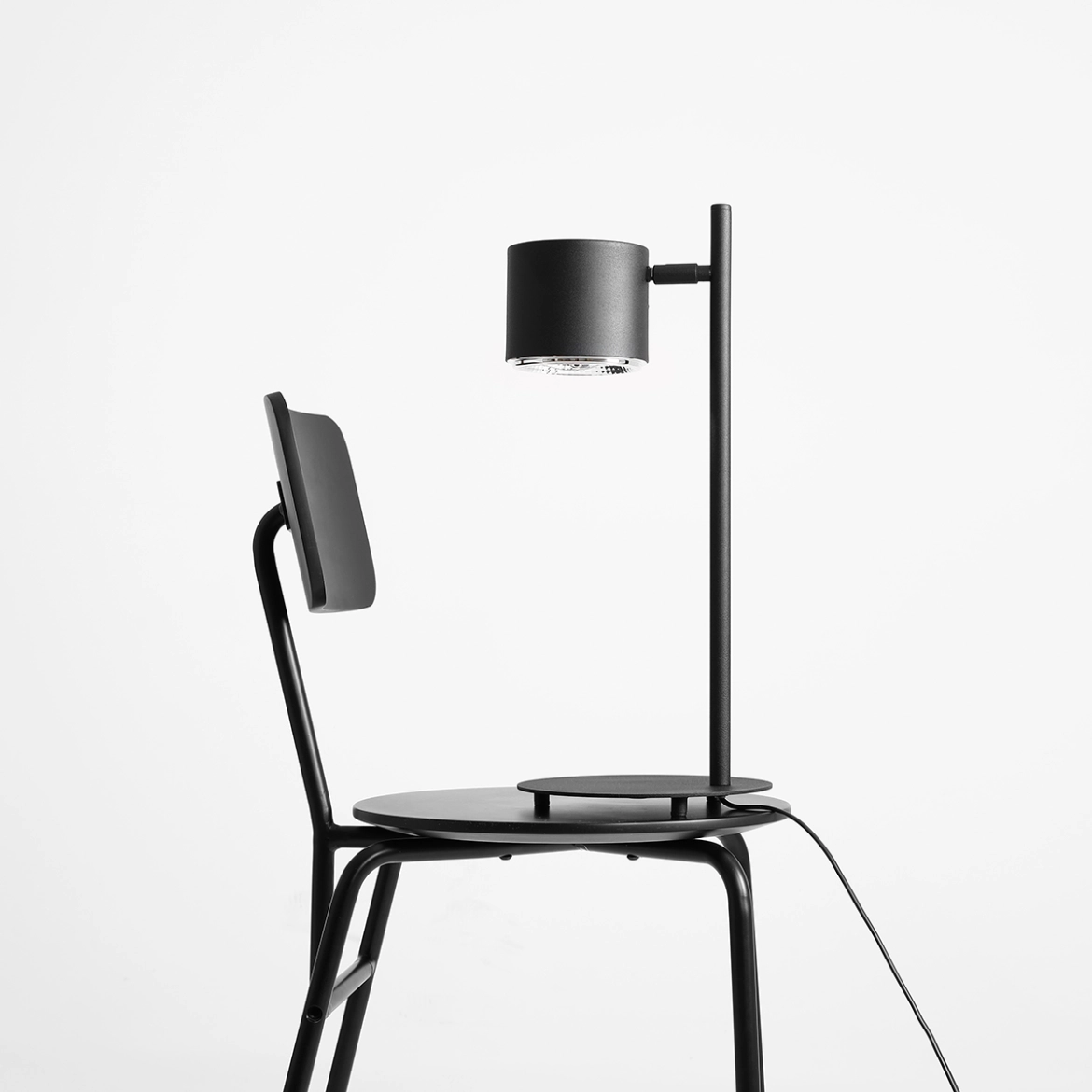 Lampka Biurkowa Bot Czarny 1047B Aldex