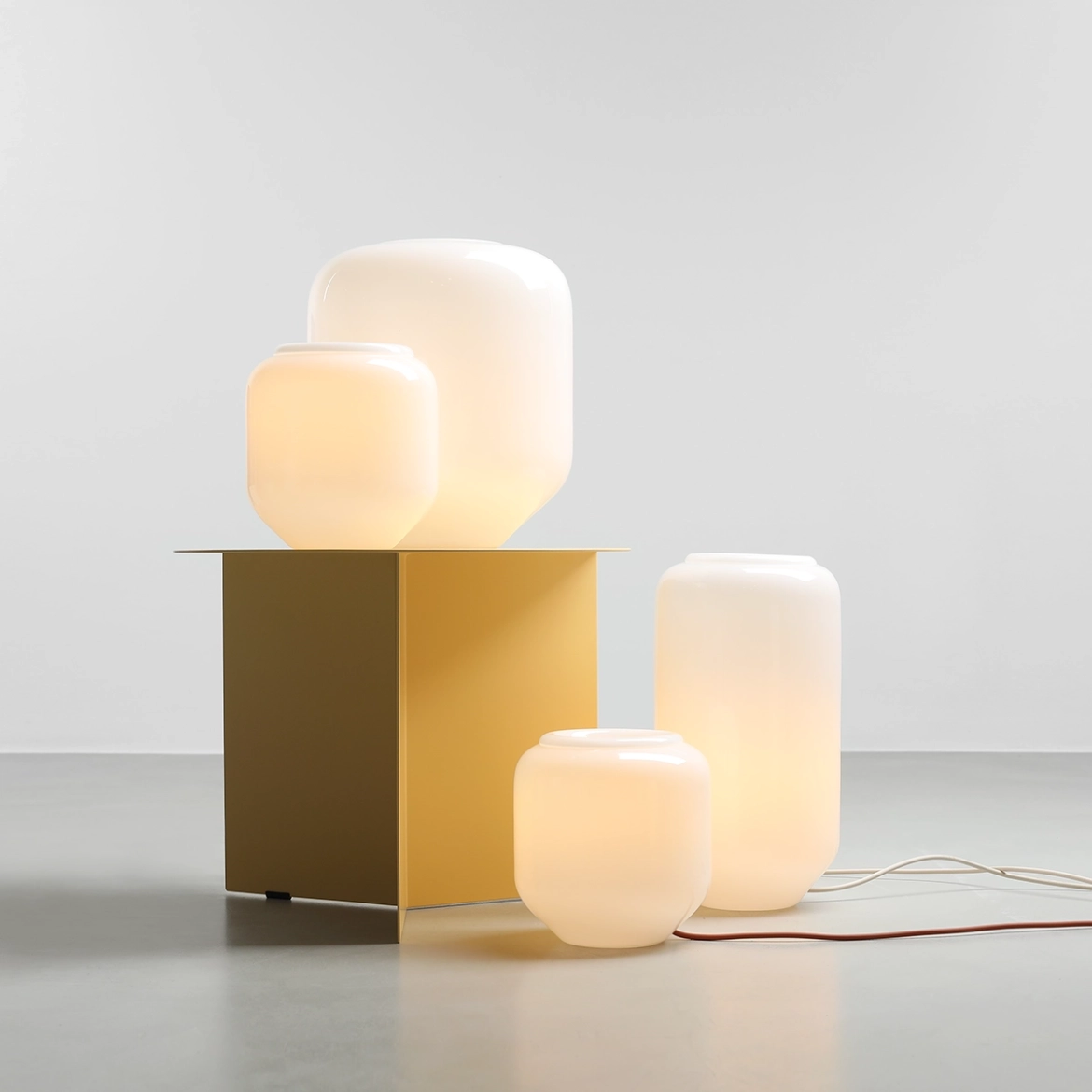 Lampa stołowa minimalistyczna Aldex FLASK M 8500B31_M biała / szafirowa 1×E27 - obrazek 3