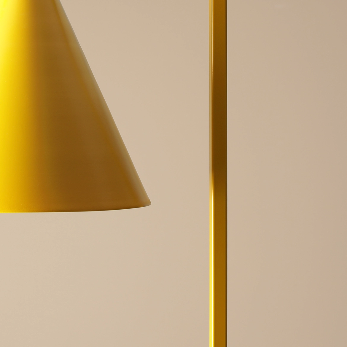 Lampa podłogowa minimalistyczna Aldex FORM 1108A14 musztardowa 1×E27 - obrazek 4