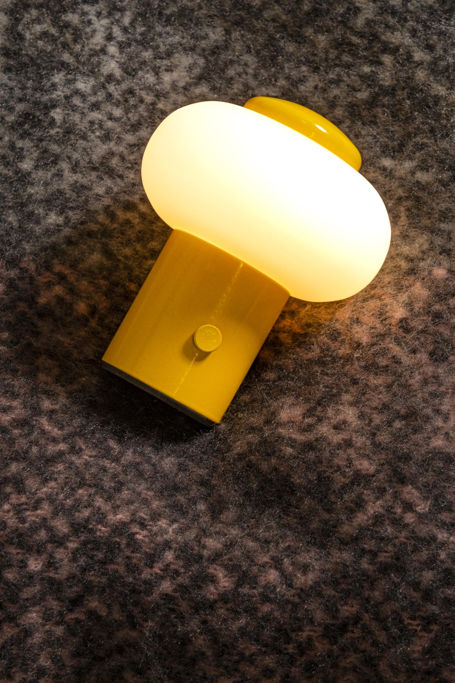 Lampa stołowa nowoczesna Lucide GUSTAV — żółta, LED 0.8 W, Ø 8 cm — 44520/01/34 - obrazek 4