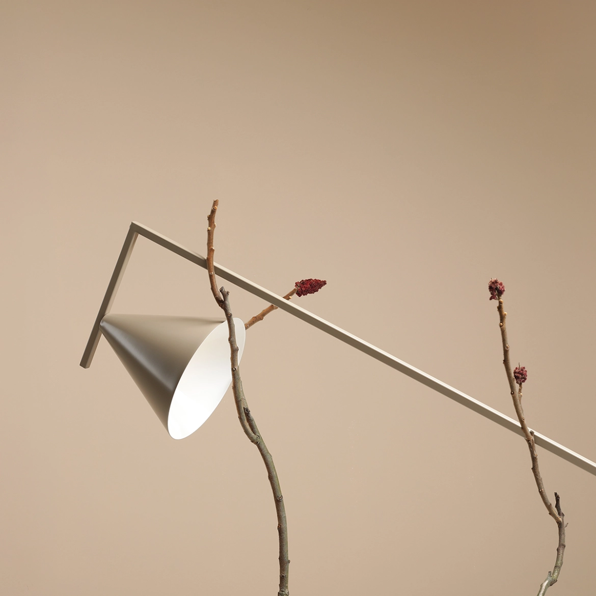 Lampa podłogowa minimalistyczna Aldex FORM 1108A17 beżowa 1×E27 - obrazek 4