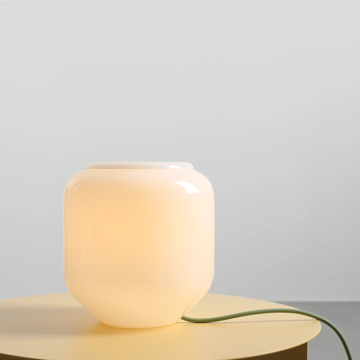 Lampa stołowa minimalistyczna Aldex FLASK S 8500B32_S biała / szałwiowa 1×E14