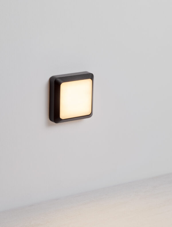 Oprawa schodowa zewnętrzna nowoczesna Luces Exclusivas PASCO, czarna, LED 5 W 3000 K, szer. 3,8 cm – LE73668