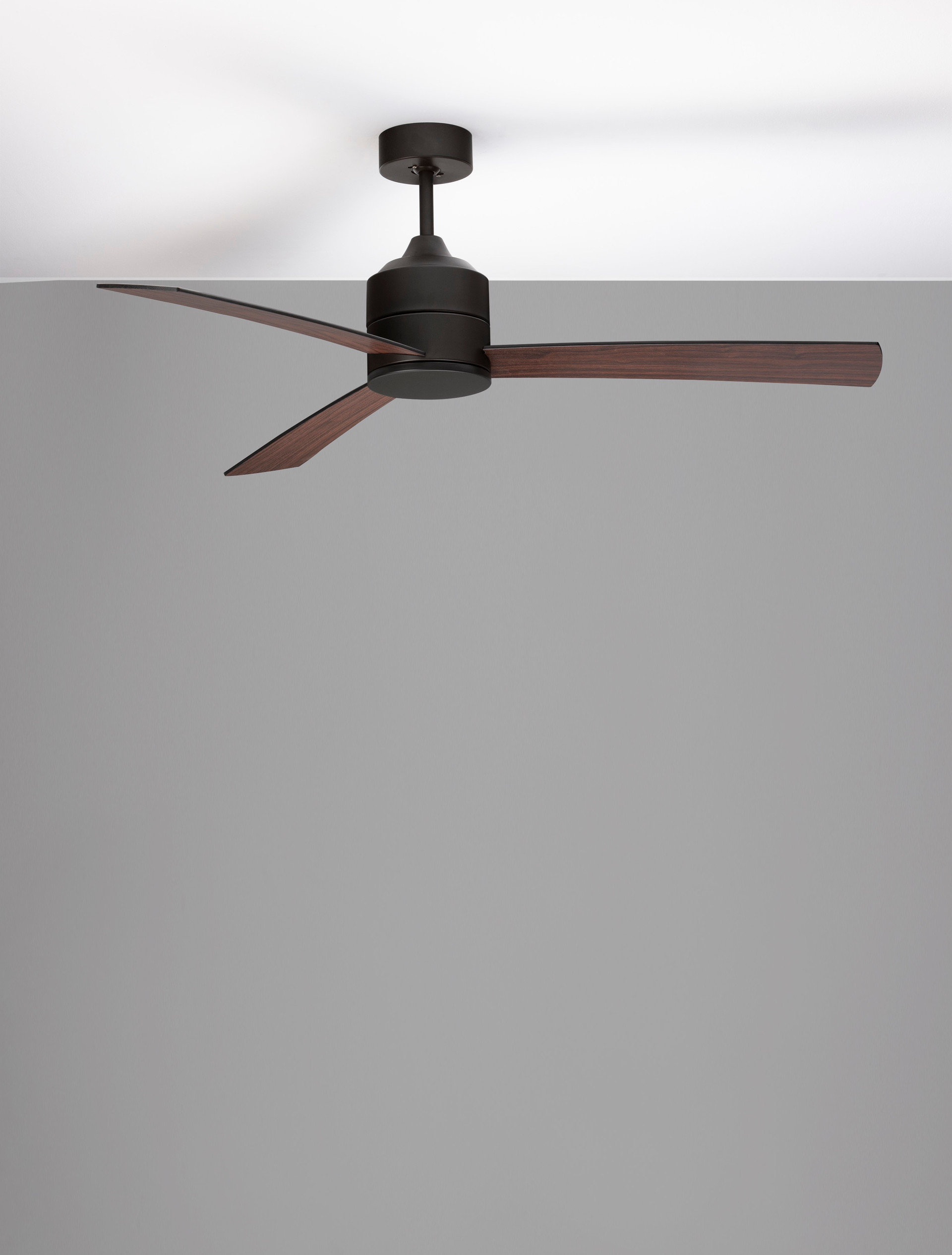Wentylator sufitowy nowoczesny Luces Exclusivas APIZACO, czarno-brązowy, Ø 137 cm – LE42960 - obrazek 3