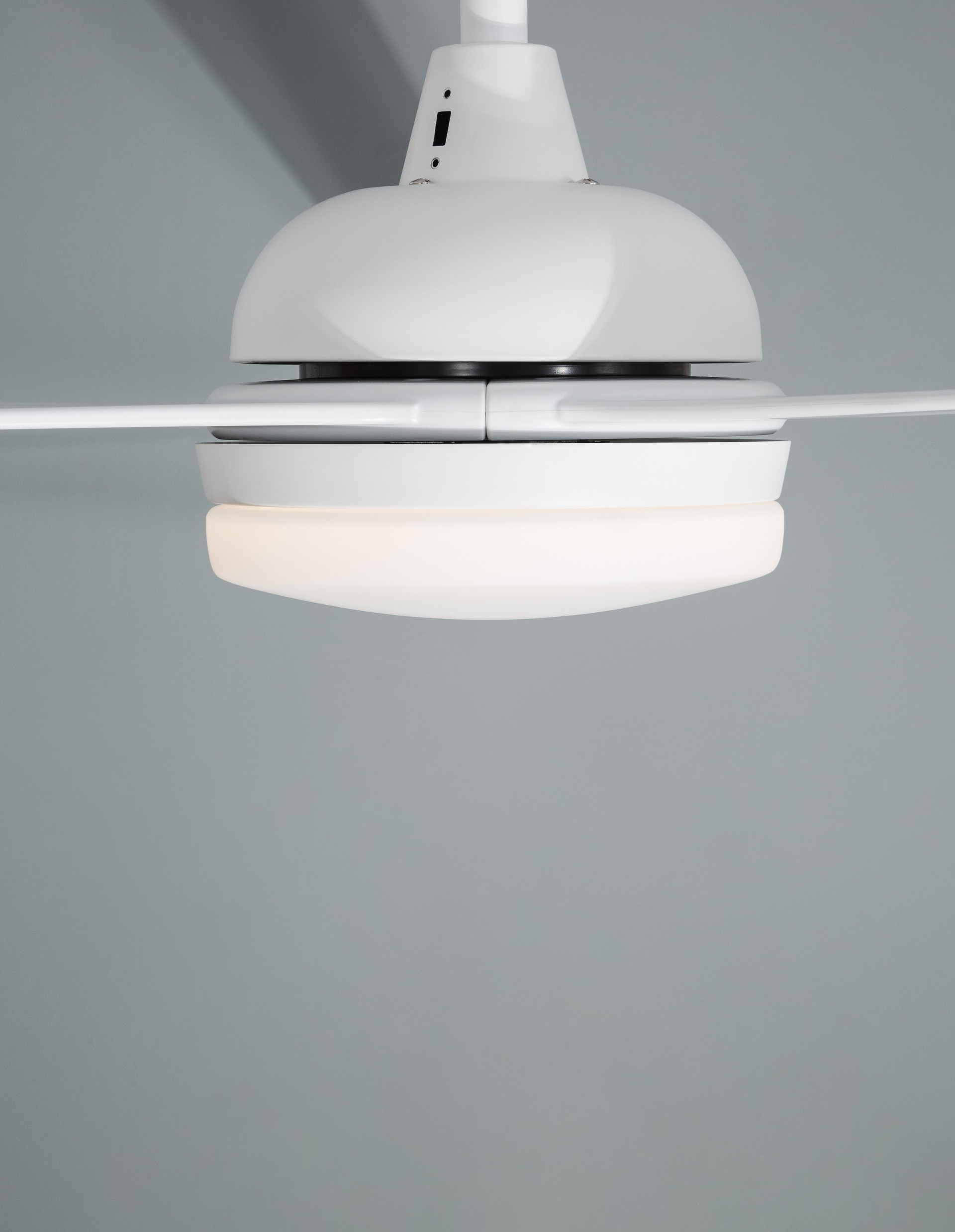 Wentylator sufitowy z oświetleniem minimalistyczny Luces Exclusivas ROSARIO, biały, LED 18 W 3000 K, Ø 152 cm – LE42549 - obrazek 4