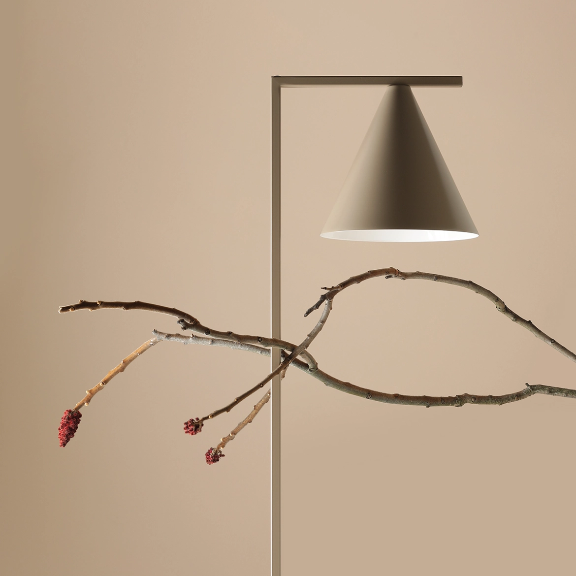 Lampa podłogowa minimalistyczna Aldex FORM 1108A17 beżowa 1×E27 - obrazek 3