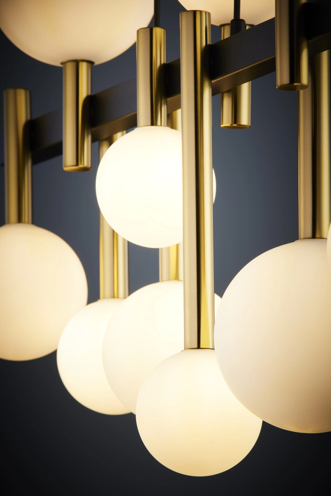 Lampa wisząca nowoczesna AKORD 10 czarny/złoty szczotkowany, 10 × G9 – Sigma Lighting 41934 - obrazek 3
