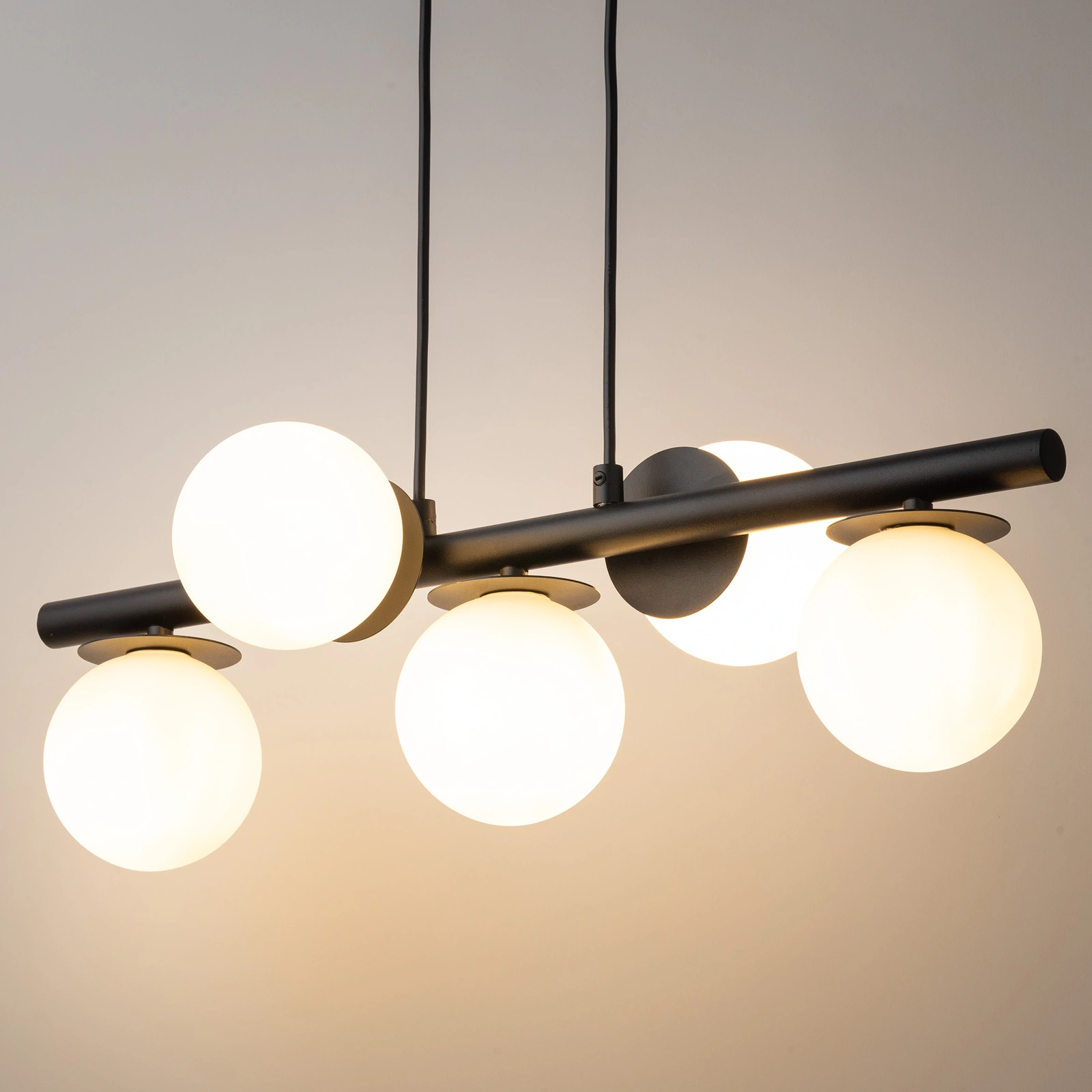 Lampa wisząca nowoczesna AVOLA kulki 5 czarne/białe, 5 × G9 – Sigma Lighting 40787 - obrazek 2